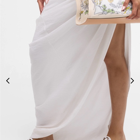 Tory Burch Patent White Sandals - Size 9 - Picture 3 of 8